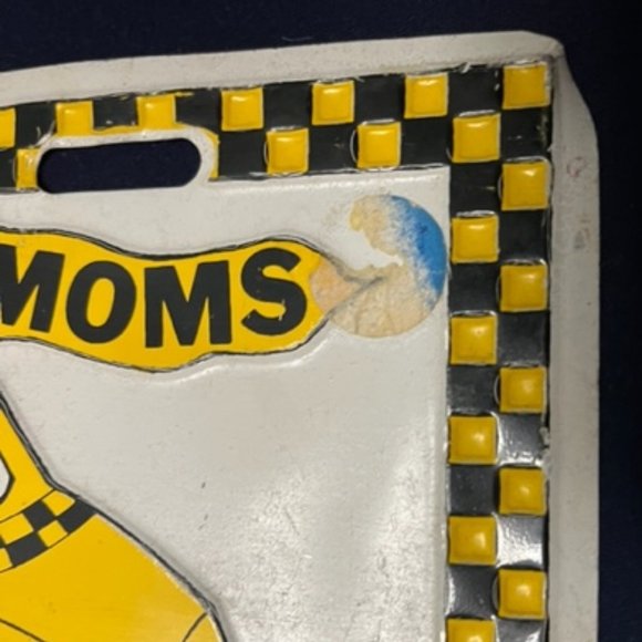 VTG 1980 Mom's Aluminum Taxi License Fashion Novelty Car Tag Plate 6"x12" - Picture 7 of 8